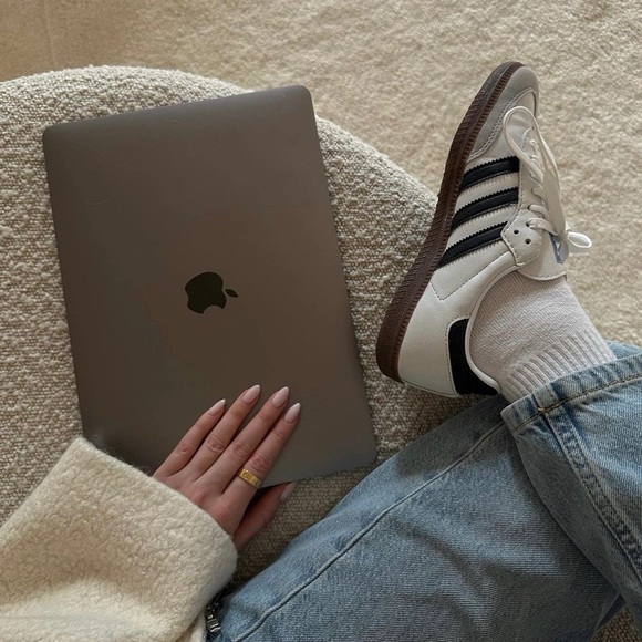 Meet your Posher, Yana - Picture 1 of 1